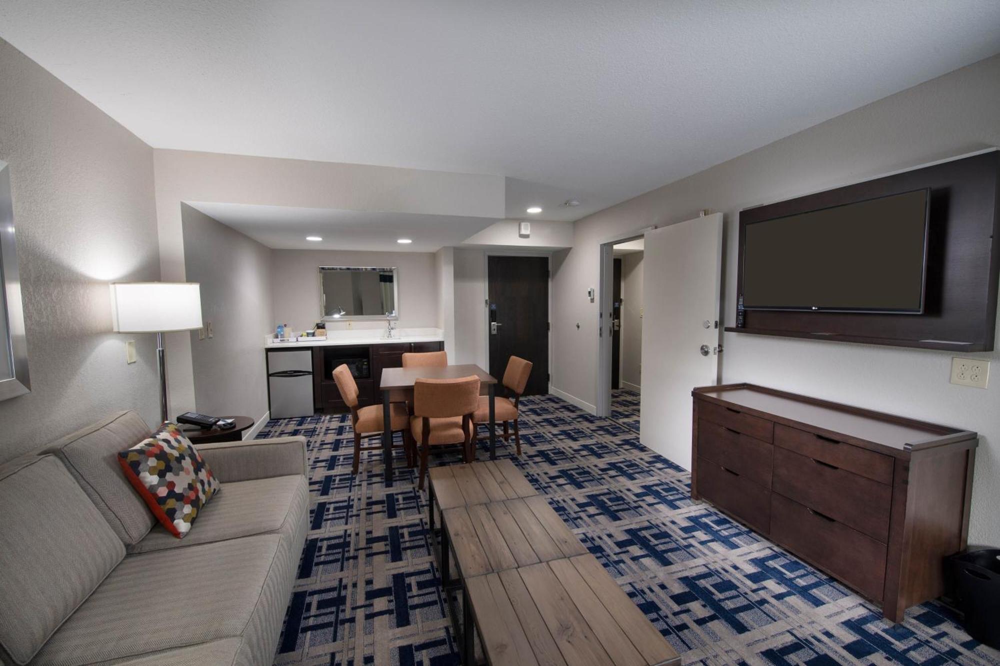 Four Points By Sheraton Charlotte - Lake Norman Huntersville Ruang foto